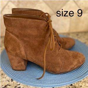 MADDEN GIRL TORCH ANKLE FAUX SUEDE BOOTS BOOTIES SIZE 9